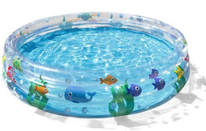 Großes, buntes Schwimmbecken