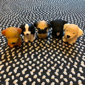 HEVEA Babyspielzeug - Greifling Hund / Pudel / Naturkautschuk