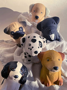 HEVEA Babyspielzeug - Greifling Hund / Dalmatiner / Naturkautschuk