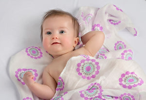 lulujo Bamboo Swaddle Mulltuch / 120 x 120 cm / Lavender Medallion